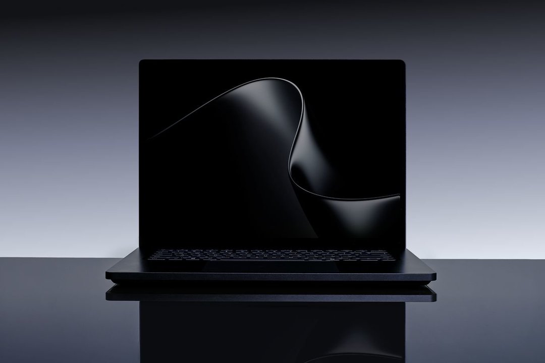 „Microsoft“ pristatė „Surface Laptop Ultra“ su „Nvidia RTX Spark“ – dideli DI modeliai veiks tiesiai kompiuteryje