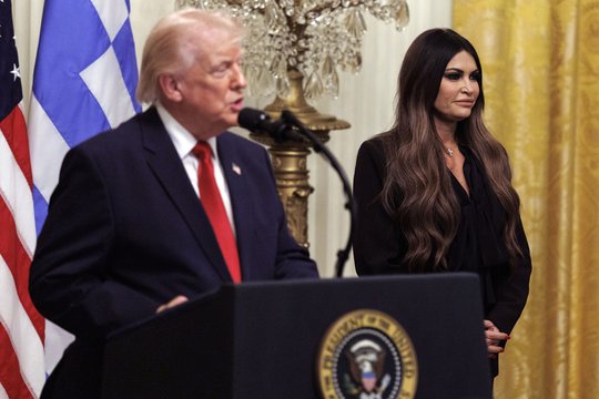 Po kivirču virtusios vakarienės – dar vienas skandalas dėl JAV ambasadorės Graikijoje