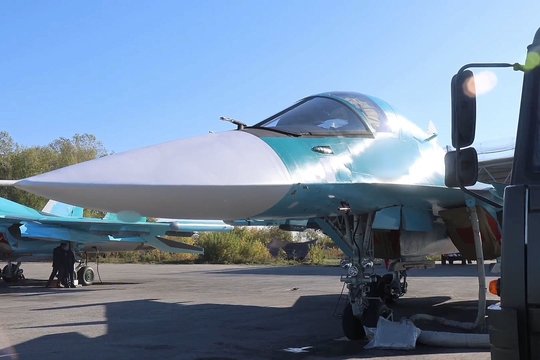 Karo mašina nesustoja: Rusijos pajėgas pasiekė nauja naikintuvų-bombonešių partija