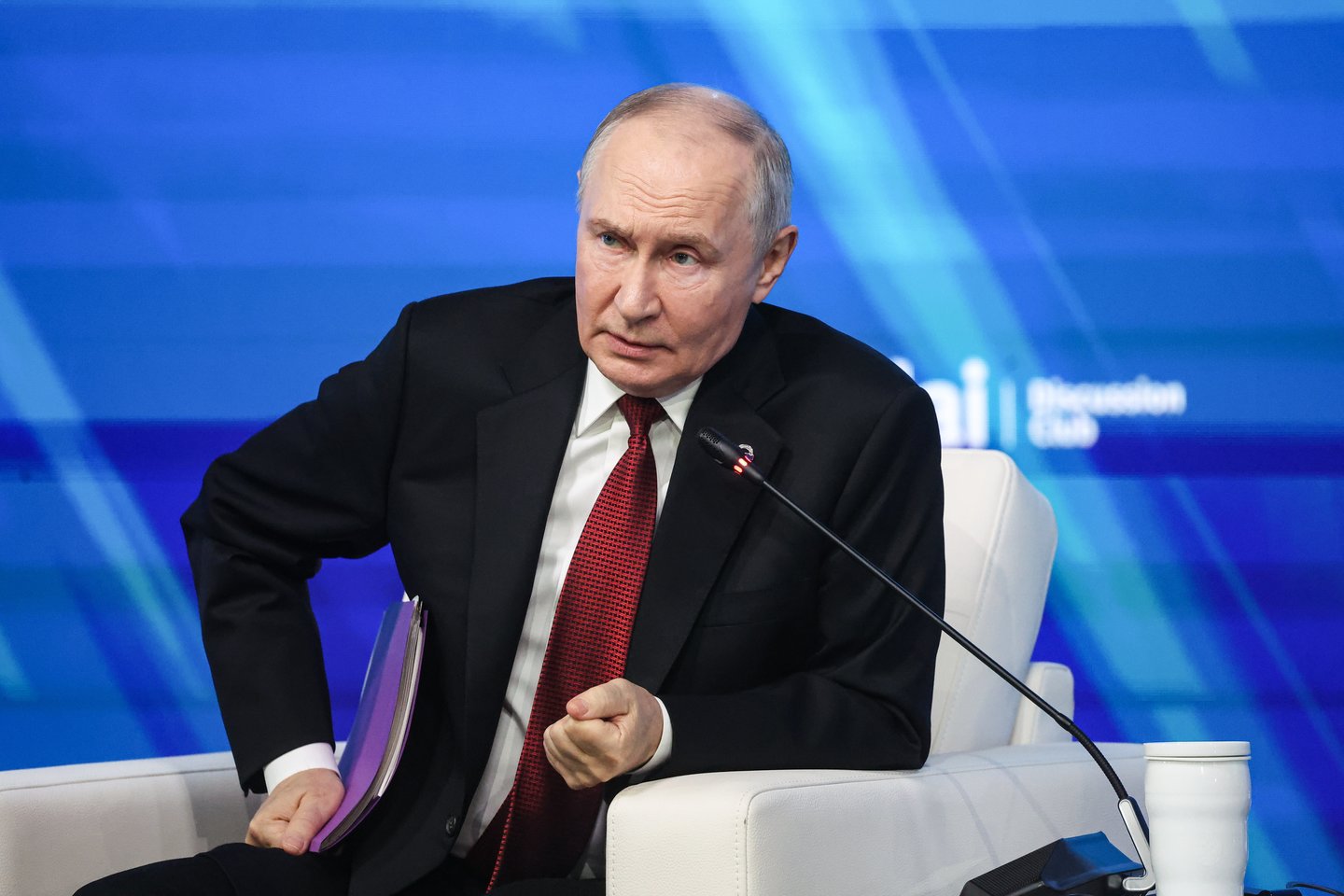V. Putinas.<br>EPA-ELTA/MAXIM SHIPENKOV nuotr.