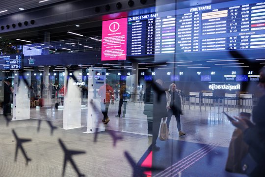 Vilniaus oro uostui – aštrūs darbuotojų kaltinimai: „Nebegalime tylėti“