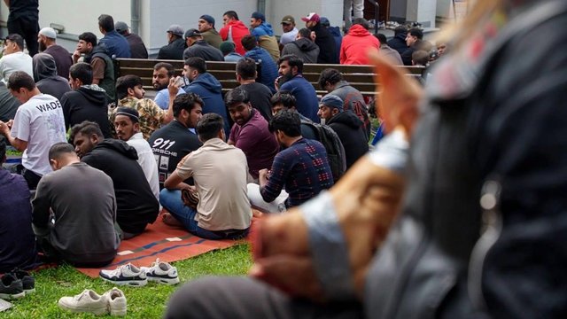 Neišdirbus dvejų metų – 10 tūkst. eurų skola darbdaviui: dalijasi šokiruojančia migrantų patirtimi