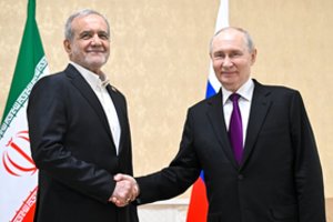 V. Putinas ėmėsi veiksmų ir dalija pažadus dėl karo Irane