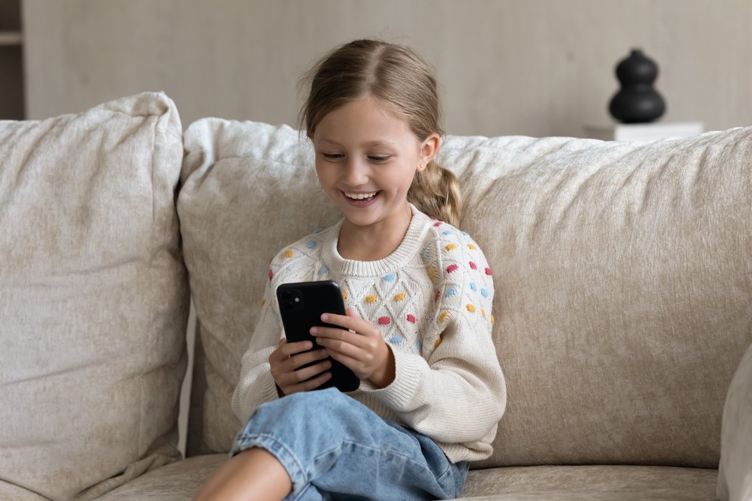 Užsakote savo vaikui pirmąjį mobilųjį planą? „Telia“ ekspertė turi esminių patarimų