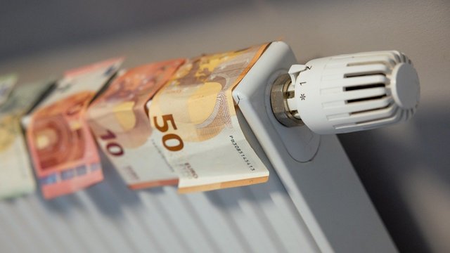 Įspėja, kad laukia įtemptas šildymo sezonas: atsakė, kiek ištuštės piniginės vidutinei šeimai