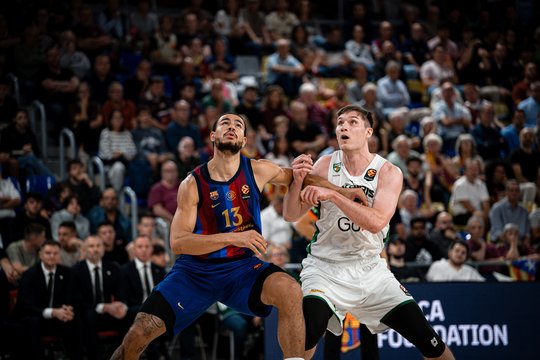 Pergalinga pasaka: „Žalgiris“ ketvirtame kėlinyje užmovė apynasrį „Barcelona“ ekipai