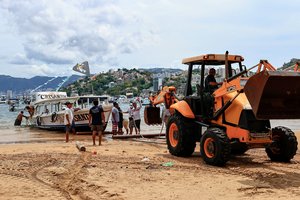 Uraganas Isaias pasiekė Floridą: šimtai tūkstančių gyventojų liko be elektros
