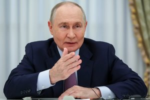 Atskleidė, ką V. Putinas pokalbio metu pasakė D. Trumpui