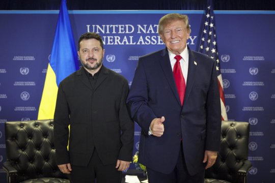 Karas Ukrainoje. Po D. Trumpo pareiškimo dėl paliaubų – iškalbinga V. Zelenskio reakcija