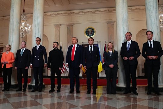 D. Trumpui raginant pašalinti V. Zelenskį iš pareigų – Europos palaikymas