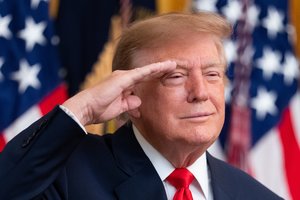 Šaltiniai atskleidė, ką reiškia D. Trumpo žinia apie energetines paliaubas