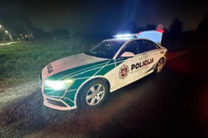Girtas BMW vairuotojas Vilniuje sukėlė avariją – nukentėjo jauna moteris