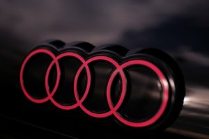 Ir šiam gamintojui sudėtinga: automobilių pardavimai toliau smunka