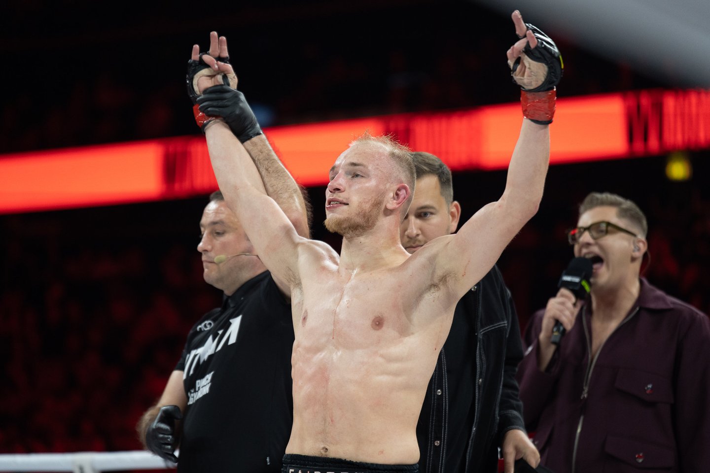 Vitas Karosas apgynė čempiono diržą.<br>R. Vilkelis nuotr.