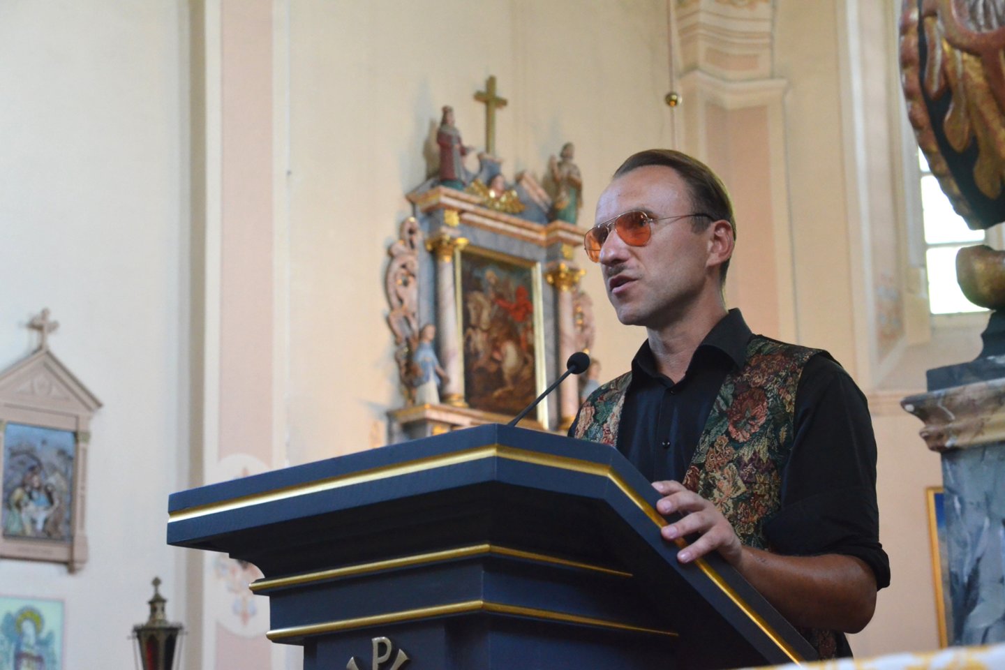 A.R.Černiauskas Merkinės bažnyčioje.<br>J.Fueneteso Feo nuotr.