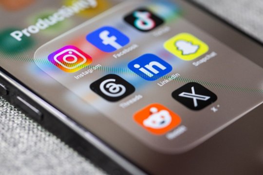 Pasidalijau melagiena. Kaip ištaisyti klaidą ir sustabdyti klaidingos informacijos plitimą?