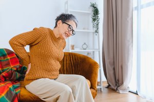 Pasitepėte šildančiu geliu ir dar užklijavote pleistrą: ar daugiau šilumos reiškia geresnį poveikį?