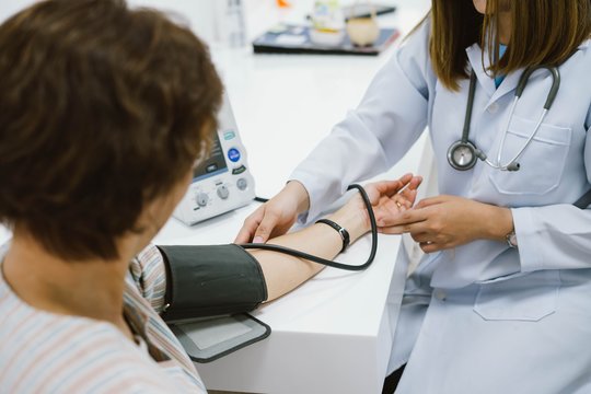 4 mitai apie aukšto kraujospūdžio mažinimą: dažnas daro šias pavojingas klaidas