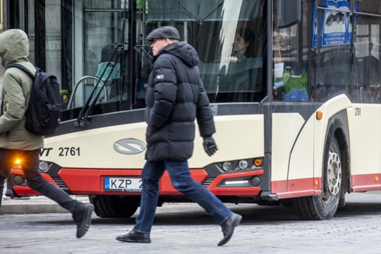 Incidentas Vilniuje laikinai sutrikdė troleibusų eismą