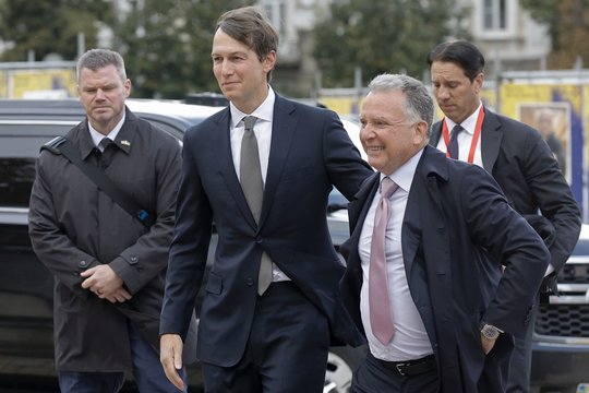 Karas Ukrainoje. D. Trumpas atskleidė, ar sustabdė svarbios paramos teikimą Ukrainai