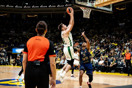 Kartą išsikapstęs „Žalgiris“ vis tiek skaudžiai nuskendo Stambule – Šaro „Fenerbahce“ nesuteikė vilčių