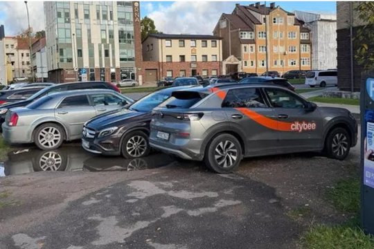 Klampynė už pinigus: atvykę lankyti artimųjų, žmonės priversti tai kęsti