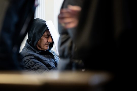 Vilniaus apygardos teisme pradėta garsinti DHL padegamųjų siuntų bylos medžiagą