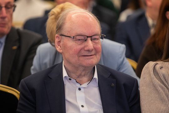 Č. Juršėnas prisimena šimtmetį minėsiantį V. Adamkų ir A. Adamkienę: Prezidentas atvėrė Lietuvą pasauliui 
