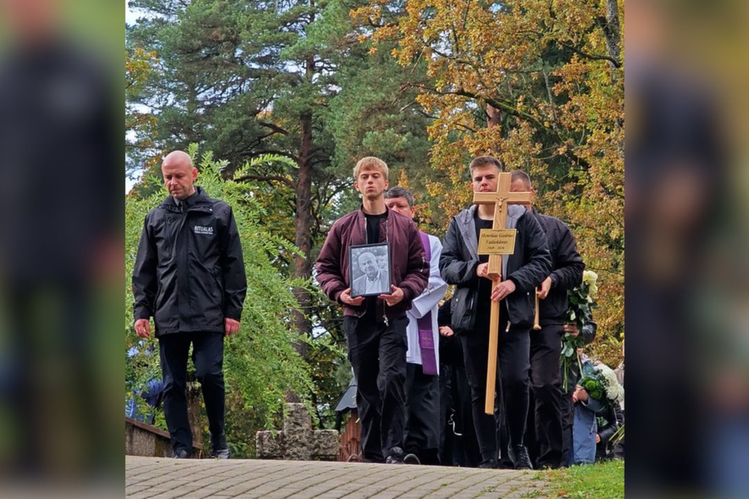 H. Vaitiekūnas palydėtas į amžinybę: vaizduose – jautrios atsisveikinimo akimirkos