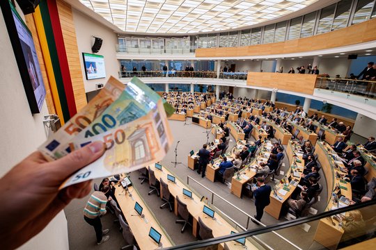 Kitų metų valstybės biudžete – 3,8 proc. BVP deficitas