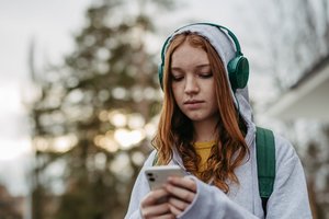 „Vaikų linijoje“ kas mėnesį vyksta šimtai pokalbių apie socialinius tinklus: psichologė paaiškino, kas už to slypi