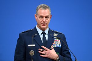Iš NATO pajėgų Europoje vado – griežta žinutė Rusijai