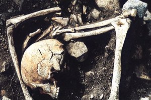 Latvijoje ištirtas neįprastas kapas: sužalojimai liudija ypatingą žiaurumą, įtariamieji – vikingai