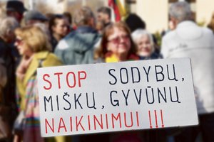 Melagienos smaugia aplinkosaugą – ja manipuliuoja ir lobistai, ir Kremlius