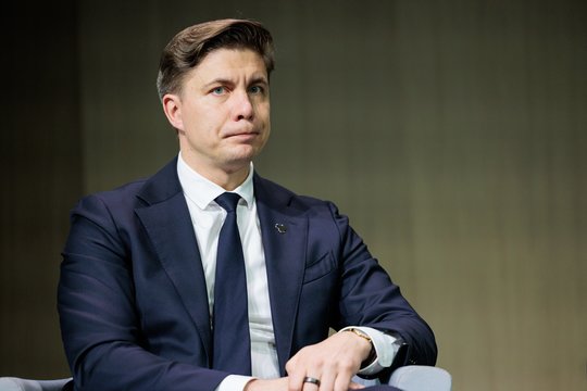 M. Sinkevičius prakalbo apie galimą „Orlen“ apmokestinimą: Lenkijos ir Lietuvos santykis su bendrove skiriasi