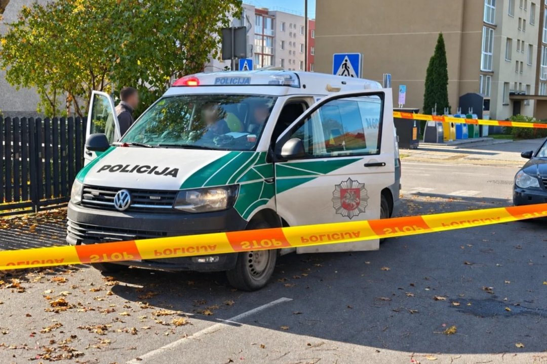 Automobilis Jurbarke parbloškė garbaus amžiaus moterį