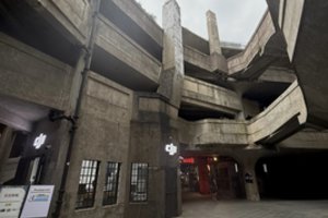 Kadaise šiame pastate gyvulius vedė į mirtį: šiandien čia fotografuojasi jaunavedžiai
