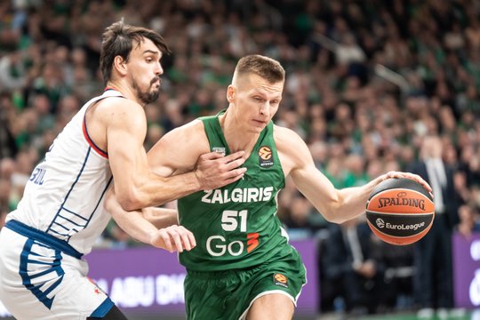 Beviltiškos „Žalgirio“ pastangos: nesulaikomai žaidusi „Anadolu Efes“ sutaršė kauniečius