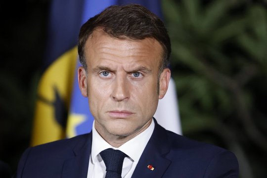 Abejonių sukėlęs JAV susitarimas su Rusija dėl dyzelino: E. Macronas prakalbo apie neigiamus signalus