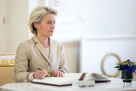 D. Trumpo malonė Rusijai sulaukė Europos kritikos: Ukrainai žada tvirtą paramą