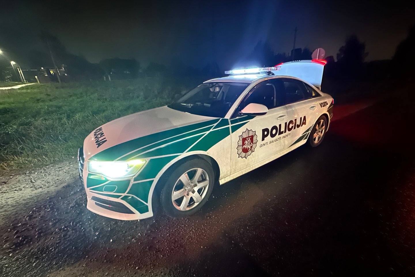 Policija.