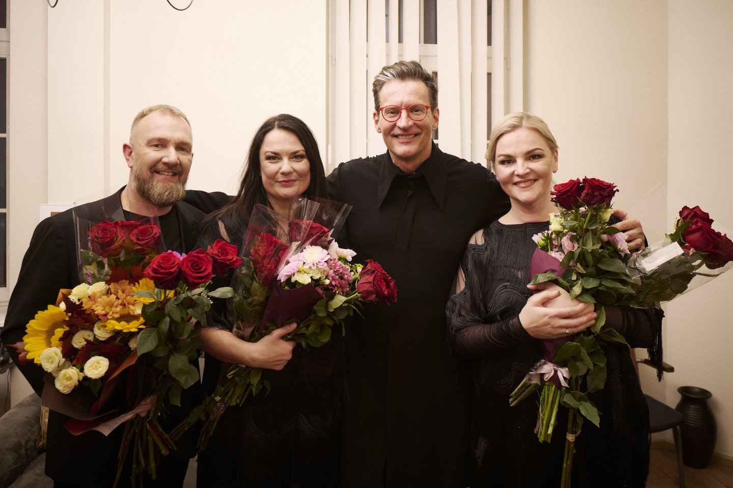 Festivalio „Gaida“ atidarymo koncerto akimirka. Dirigentas M.Pitrėnas ir fortepijoninis trio „FortVio“ ( P.Jacunskas – violončelė, I.Baikštytė – fortepijonas, I.Rupaitė – smuikas).