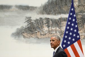 Po kratos kongresmenės namuose B. Obama kaltina D. Trumpo administraciją bandymais įbauginti