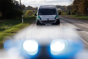 Pasvalio rajono drono incidentą tirs kartu su karo nusikaltimų tyrimu