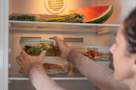 Gydytoja perspėja dėl dviejų produktų, kurie didina vėžio riziką: yra kiekviename šaldytuve