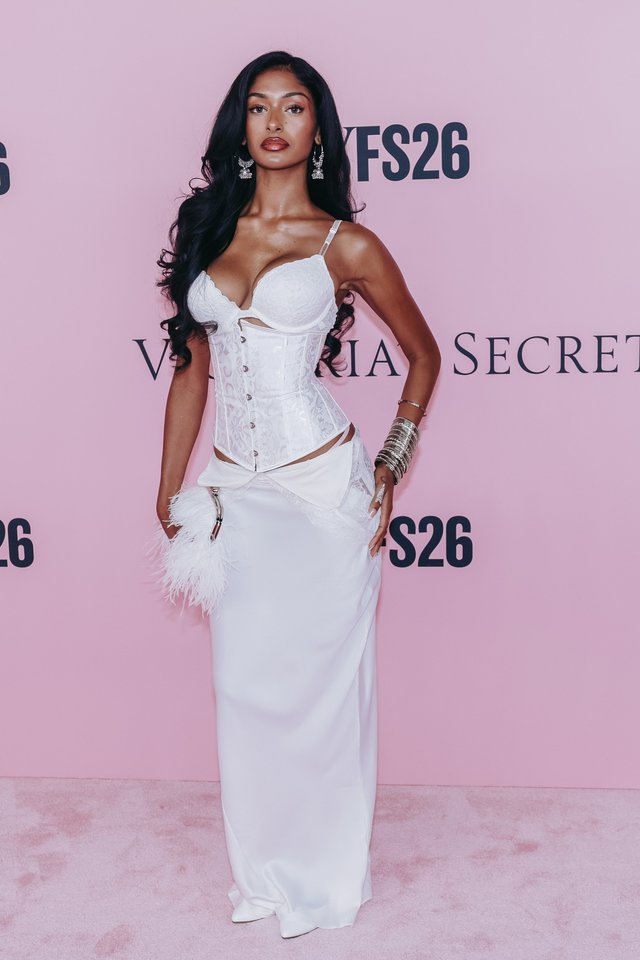 „Victoria’s Secret“ šou.<br>EPA-ELTA/CHRIS TORRES nuotr.