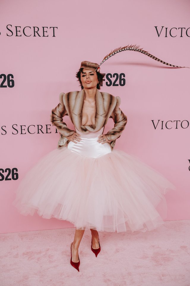 „Victoria’s Secret“ šou.<br>EPA-ELTA/CHRIS TORRES nuotr.