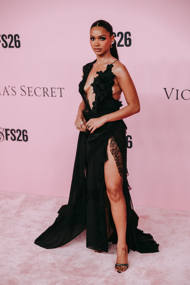 „Victoria’s Secret“ šou.<br>EPA-ELTA/CHRIS TORRES nuotr.