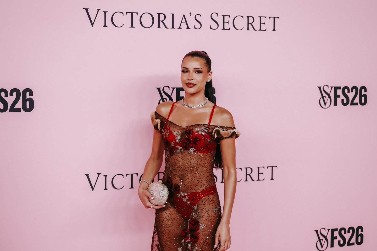 „Victoria’s Secret“ šou.<br>EPA-ELTA/CHRIS TORRES nuotr.