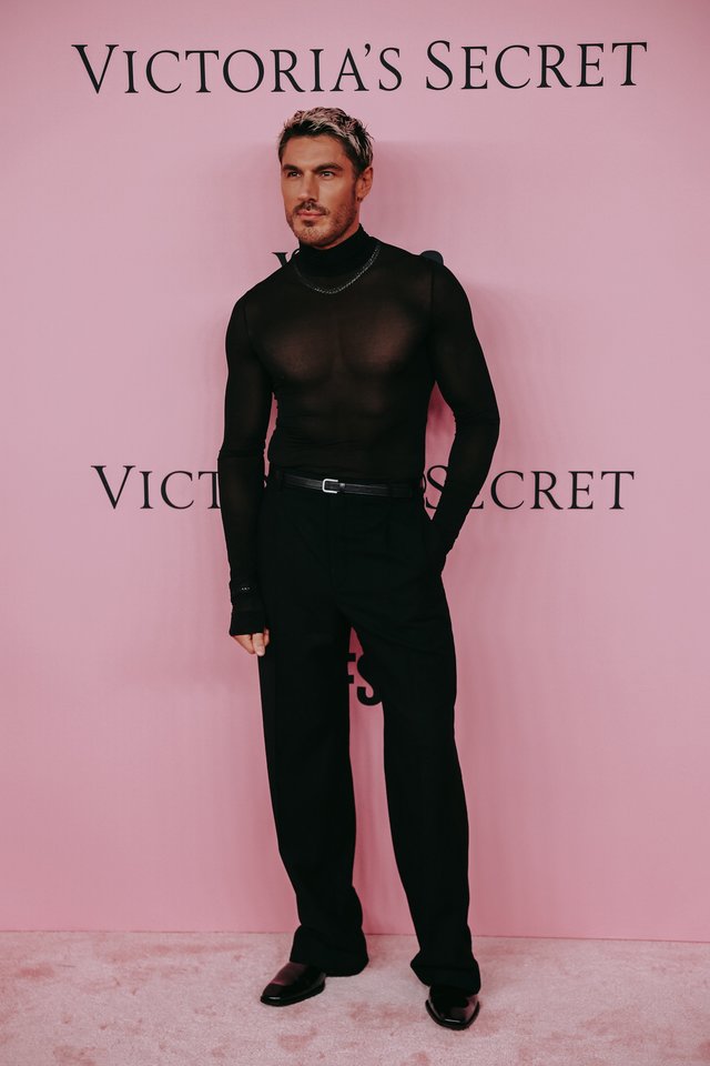 „Victoria’s Secret“ šou.<br>EPA-ELTA/CHRIS TORRES nuotr.